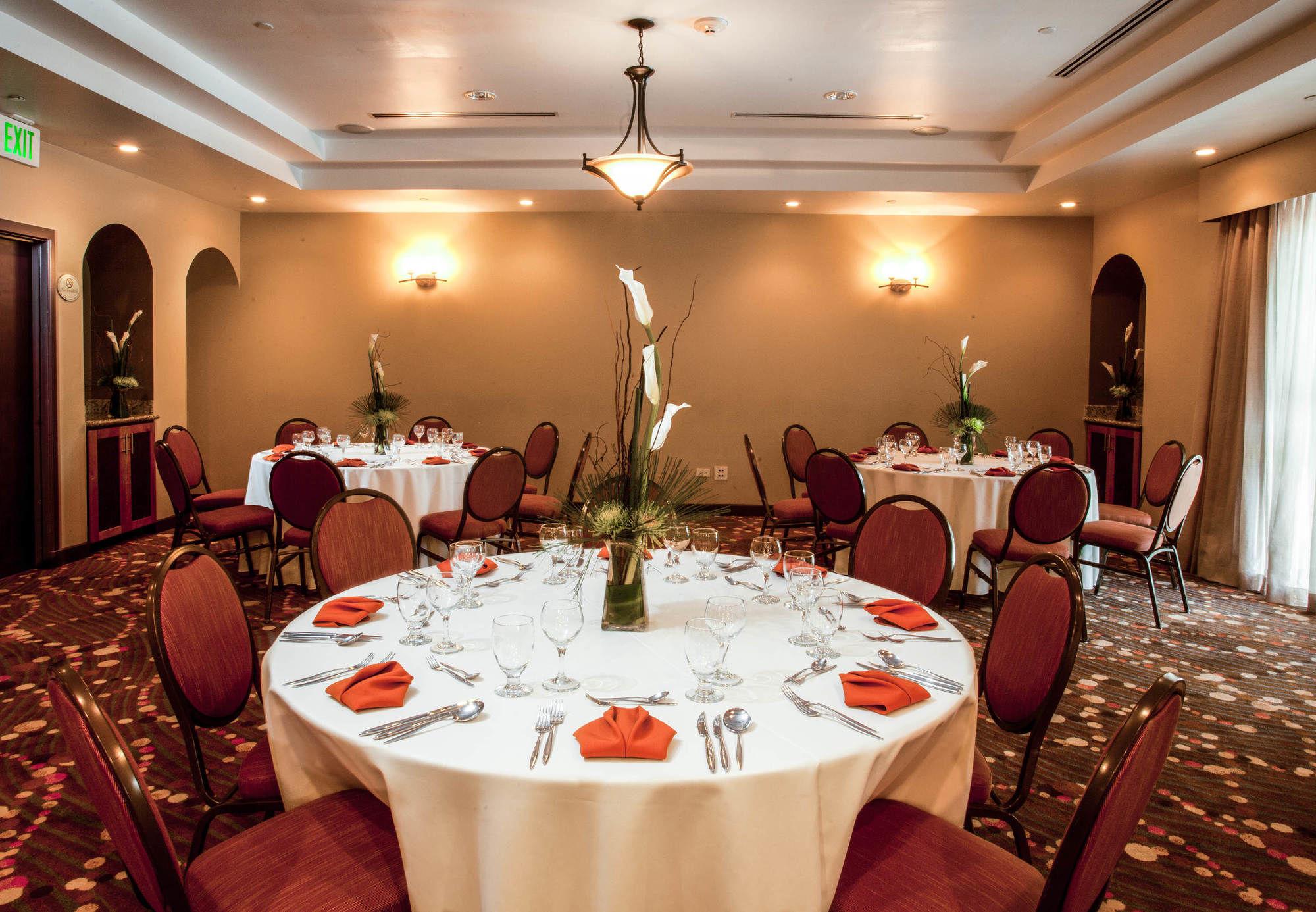 Courtyard By Marriott Port Of Spain Bagian luar foto
