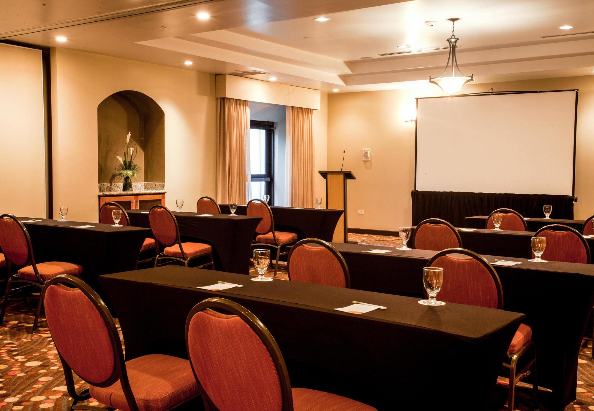 Courtyard By Marriott Port Of Spain Bagian luar foto