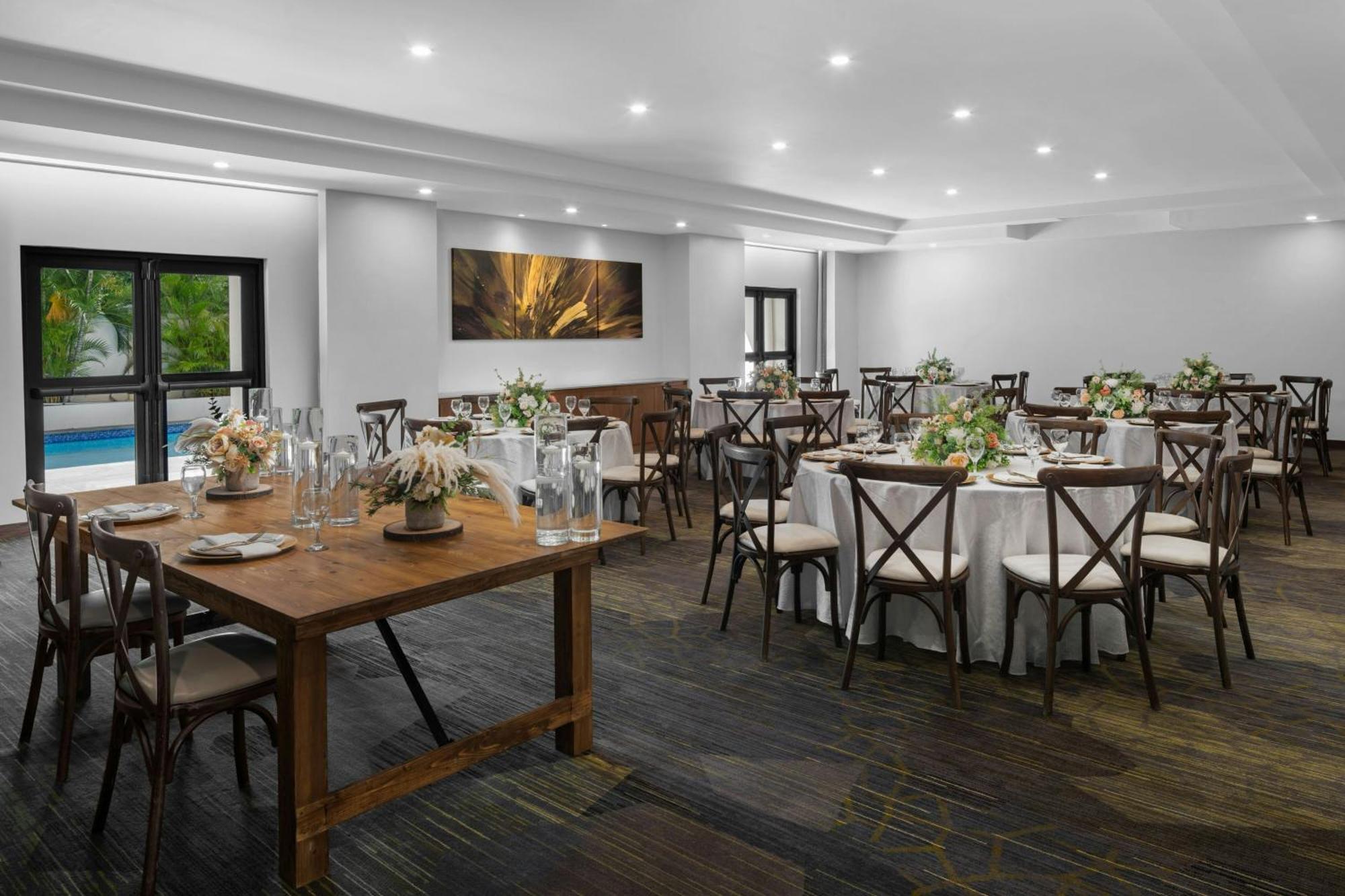 Courtyard By Marriott Port Of Spain Bagian luar foto