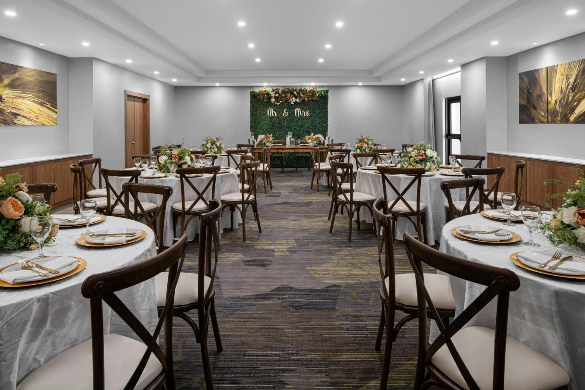 Courtyard By Marriott Port Of Spain Bagian luar foto